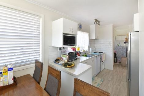 Photo of property in 1/11 Merton Avenue, Glenfield, Auckland, 0627