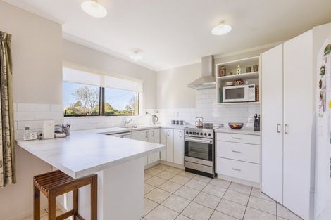 Photo of property in 18 Hatuma Road, Waipukurau, 4200