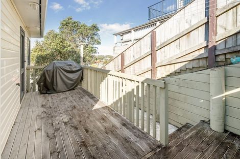 Photo of property in 29 Stewart Drive, Newlands, Wellington, 6037