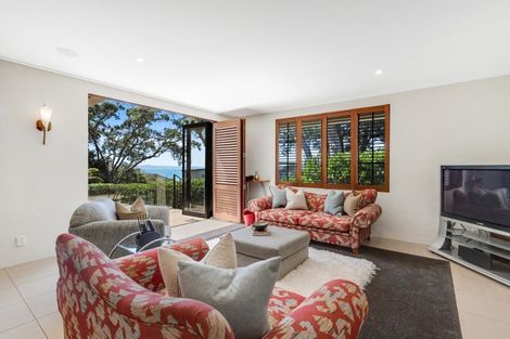 Photo of property in 2 Glenoaks Rise, Mellons Bay, Auckland, 2014
