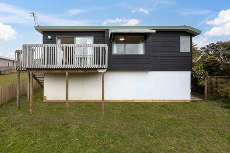 Photo of property in 1/12 Sunnyfield Crescent, Glenfield, Auckland, 0629