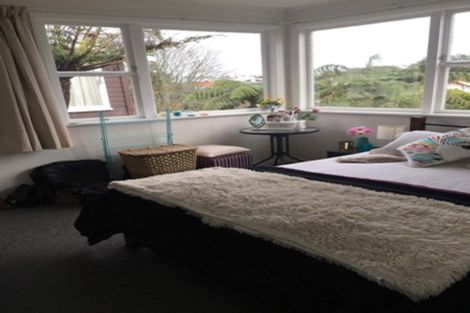 Photo of property in 33 Pembroke Road, Northland, Wellington, 6012