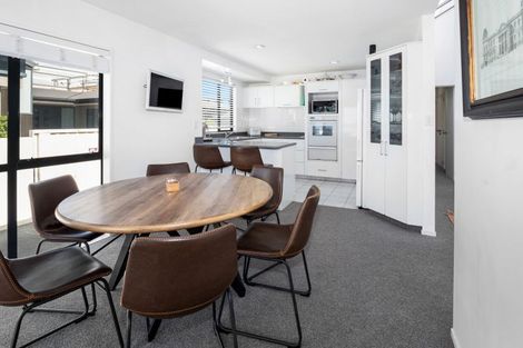 Photo of property in 156 Marine Parade, Mount Maunganui, 3116