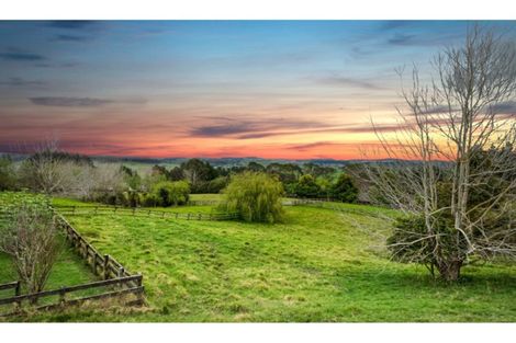 Photo of property in 203 Mangakura Road, Helensville, 0875