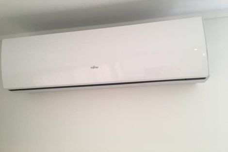 Photo of property in 147 Eskdale Road, Birkdale, Auckland, 0626