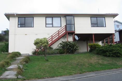 Photo of property in 15 Rice Crescent, Newlands, Wellington, 6037