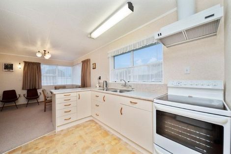 Photo of property in 12 Matai Place, Hawera, 4610