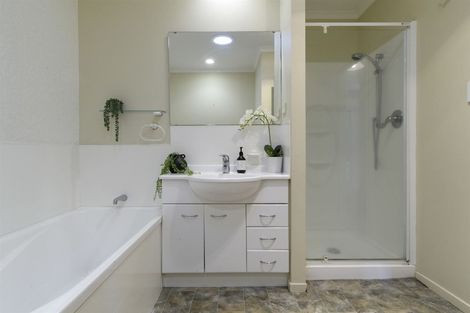 Photo of property in 5 Rewarewa Place, Matua, Tauranga, 3110