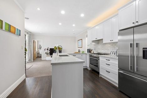 Photo of property in 16 Farm Road, Northland, Wellington, 6012