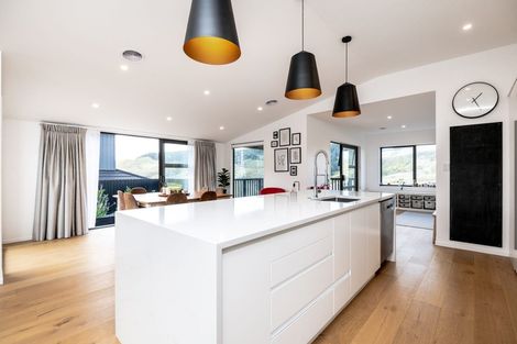 Photo of property in 140 Amesbury Drive, Churton Park, Wellington, 6037