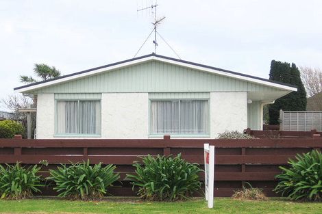 Photo of property in 22 Mahana Road, Paraparaumu Beach, Paraparaumu, 5032