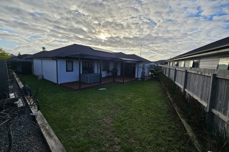 Photo of property in 12 Opouatu Avenue, Glenbrook, Waiuku, 2681