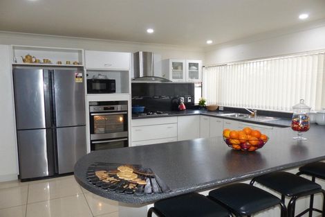 Photo of property in 9 Corsham Grove, Churton Park, Wellington, 6037