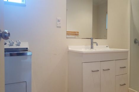 Photo of property in 78 Sunset Road, Unsworth Heights, Auckland, 0632