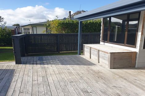 Photo of property in 82 Sandspit Road, Waiuku, 2123