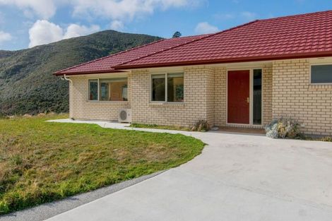 Photo of property in 173 Parkvale Road, Karori, Wellington, 6012