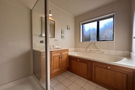 Photo of property in 2 Yarrum Lane, Avonhead, Christchurch, 8042