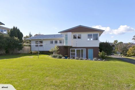 Photo of property in 27 Mcbreen Avenue, Northcote, Auckland, 0627