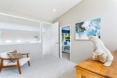 Photo of property in 40 Kittiwake Drive, Schnapper Rock, Auckland, 0632