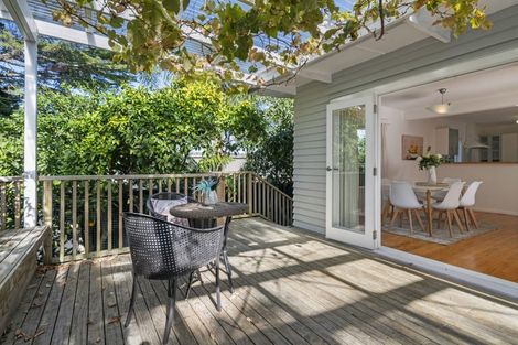 Photo of property in 1a/1 Scarboro Terrace, Murrays Bay, Auckland, 0630