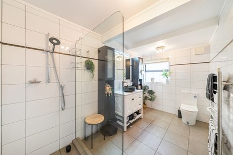 Photo of property in 50 Molyneux Close, Whitby, Porirua, 5024