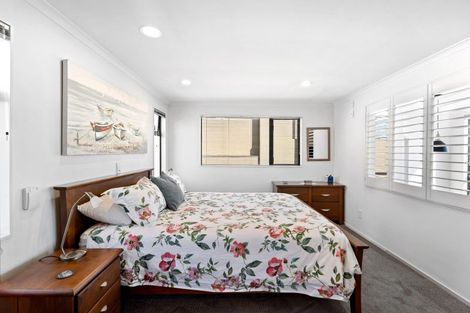 Photo of property in 2 North Terrace, Westshore, Napier, 4110