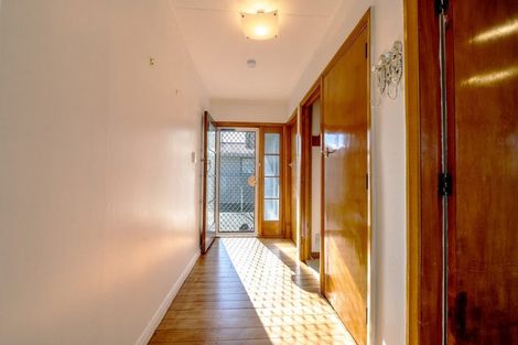 Photo of property in 42 Shackleton Street, Maraenui, Napier, 4110