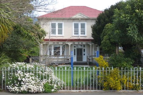 Photo of property in 320 Hardy Street, Nelson, 7010