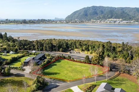Photo of property in 2 Aldermen Lane, Tairua, 3579