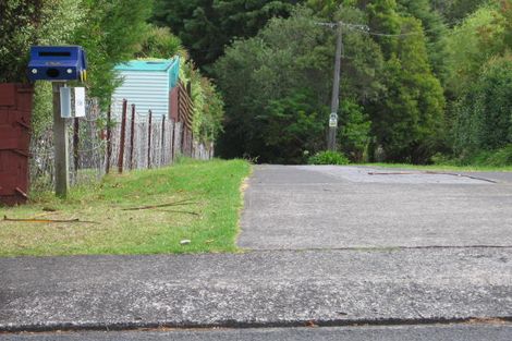 Photo of property in 19a Barron Drive, Green Bay, Auckland, 0604