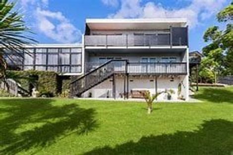 Photo of property in 4/18 Bevyn Street, Castor Bay, Auckland, 0620