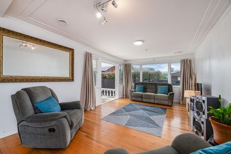 Photo of property in 13 Peachgrove Road, Te Atatu Peninsula, Auckland, 0610