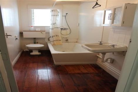 Photo of property in 33 Nairn Street, Mount Cook, Wellington, 6011