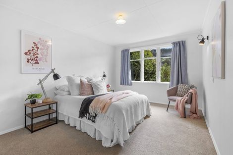 Photo of property in 10 Findlay Street, Tawa, Wellington, 5028