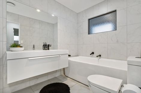 Photo of property in 92 Intrepid Crescent, Beachlands, Auckland, 2018