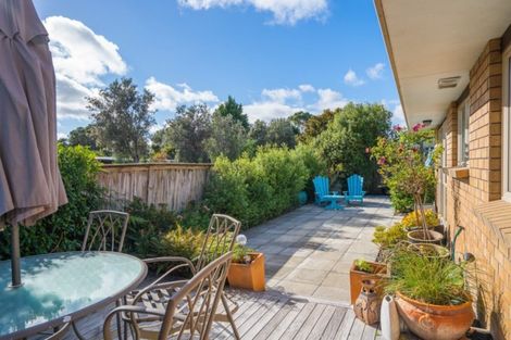 Photo of property in 1 Leigh Place, Paraparaumu Beach, Paraparaumu, 5032