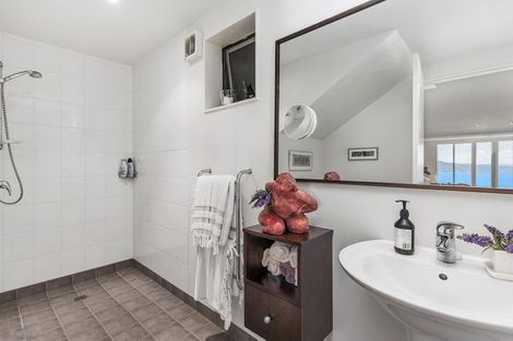 Photo of property in 353a Karaka Bay Road, Karaka Bays, Wellington, 6022