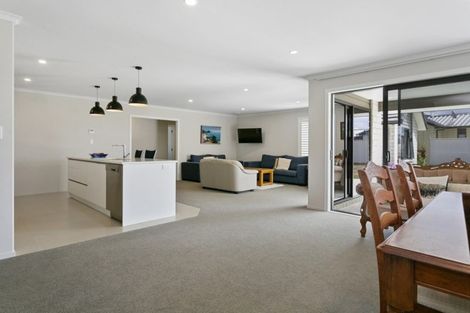 Photo of property in 93 Saint Kilda Road, Cambridge, 3434