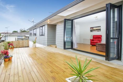 Photo of property in 97 Keegan Drive, Massey, Auckland, 0614