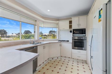 Photo of property in 1 Fahey Avenue, Mount Maunganui, 3116