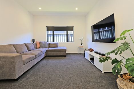 Photo of property in 27 Gee Place, Taradale, Napier, 4112