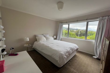 Photo of property in 2c Mckeefry Grove, Tawa, Wellington, 5028