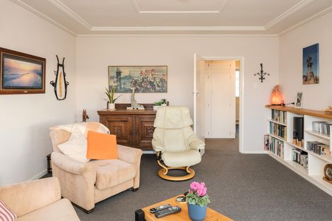 Photo of property in 10 Solway Street, Holmes Hill, Oamaru, 9401