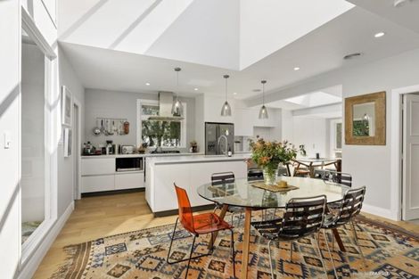 Photo of property in 21 Lower Watt Street, Wadestown, Wellington, 6012