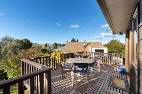 Photo of property in 10 Heuchan Lane, Wanaka, 9305