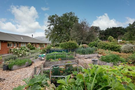 Photo of property in 16 Woodside Road, Woodside, Outram, 9073