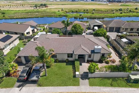 Photo of property in 36 Gibson Place, Papamoa Beach, Papamoa, 3118