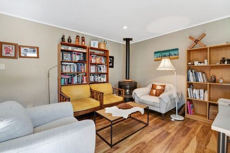 Photo of property in 59 Unsworth Drive, Unsworth Heights, Auckland, 0632