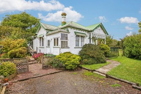 Photo of property in 12 Hull Road, Waiuku, 2123
