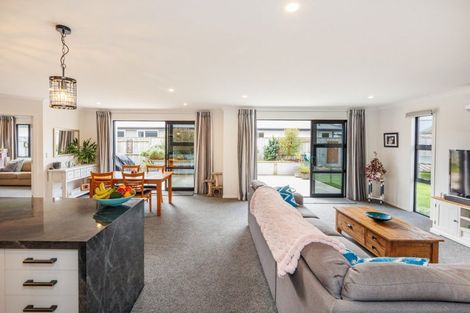 Photo of property in 8 Cherry Place, Feilding, 4702
